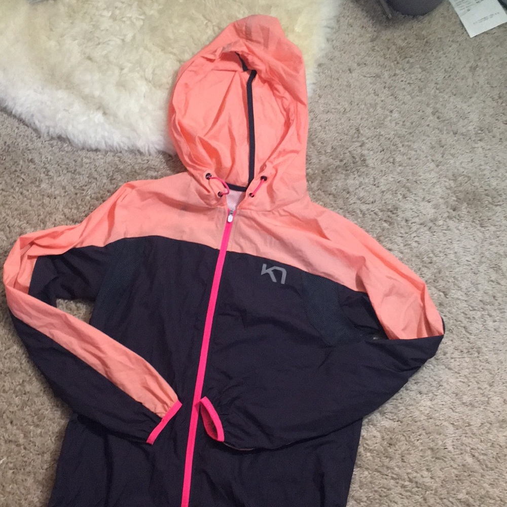 Lightweight running jacket